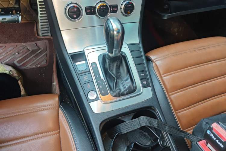 Used Volkswagen FAW-Volkswagen CC 2013 1.8TSI Luxury Model Gear Lever