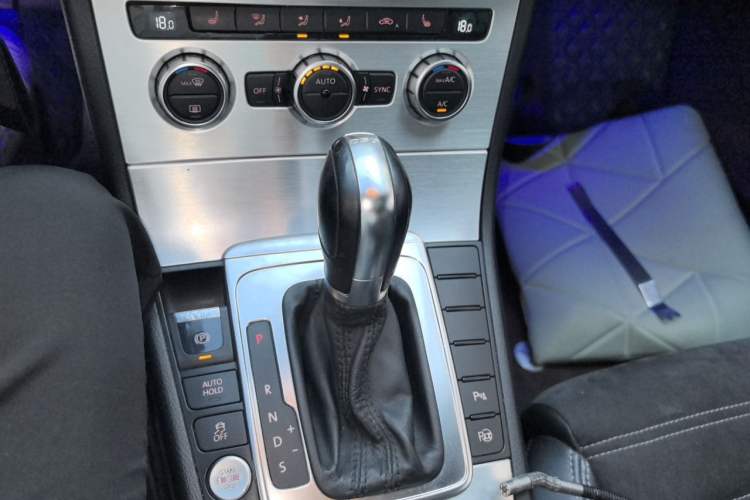 Used Volkswagen FAW-Volkswagen CC 2013 1.8TSI Luxury Model Gear Lever