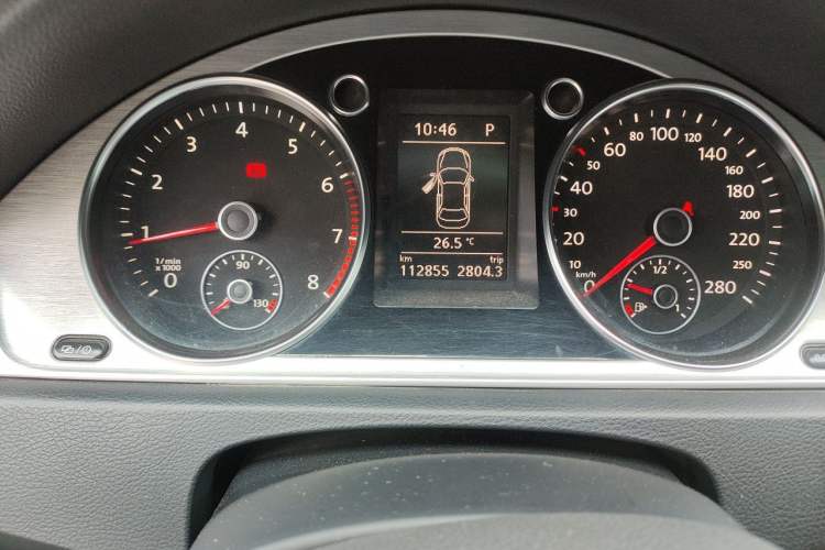 Used Volkswagen FAW-Volkswagen CC 2013 1.8TSI Prestige Model Odometer Close Up