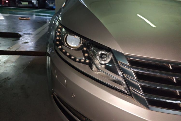 Used Volkswagen FAW-Volkswagen CC 2013 1.8TSI Luxury Model Right Front Headlight