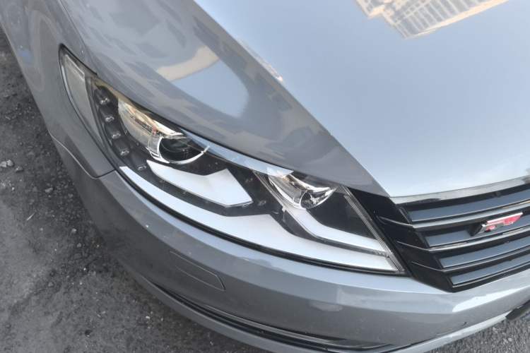 Used Volkswagen FAW-Volkswagen CC 2013 1.8TSI Luxury Model Right Front Headlight