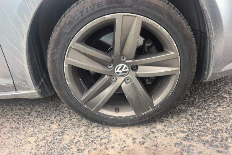 Used Volkswagen FAW-Volkswagen CC 2013 1.8TSI Prestige Model Right Front Wheel Hub