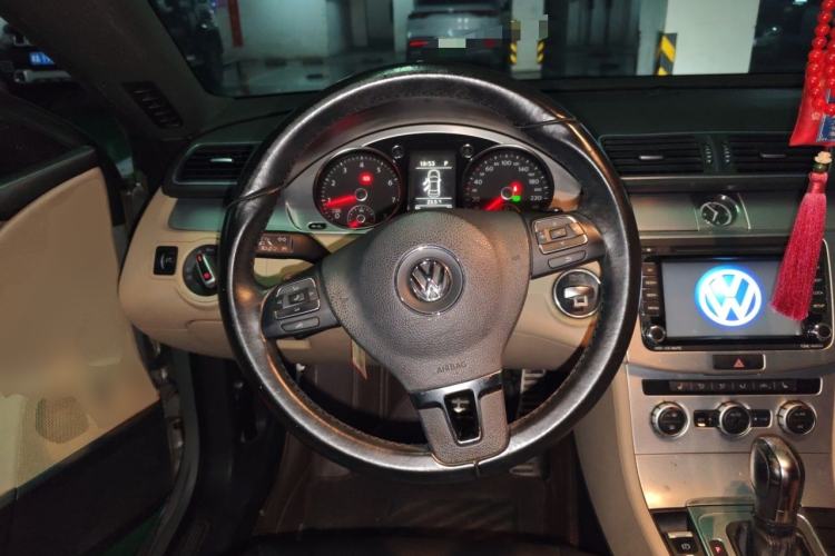 Used Volkswagen FAW-Volkswagen CC 2013 1.8TSI Luxury Model Steering Wheel