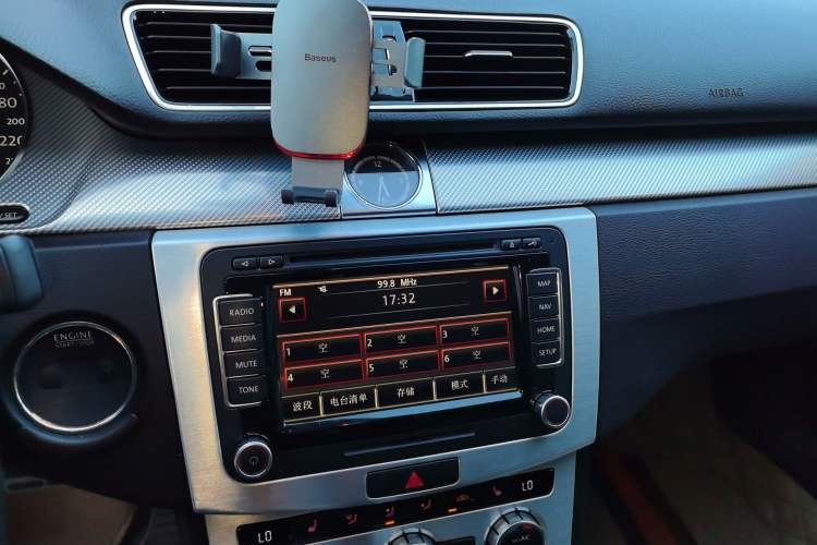Used Volkswagen FAW-Volkswagen CC 2013 3.0 FSI V6 Audio And AC Panel