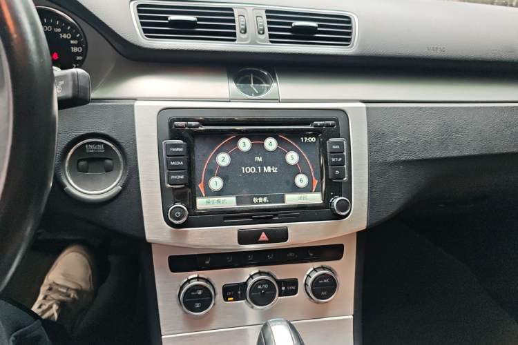 Used Volkswagen FAW-Volkswagen CC 2013 2.0 TSI Luxury Model Audio And AC Panel
