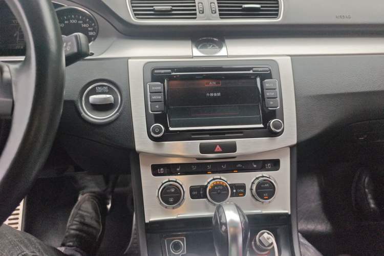 Used Volkswagen FAW-Volkswagen CC 2013 1.8TSI Prestige Model Audio And AC Panel