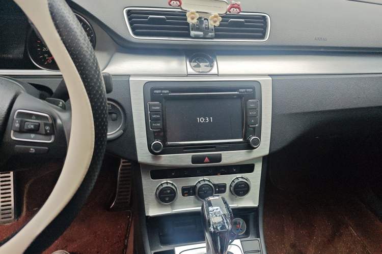 Used Volkswagen FAW-Volkswagen CC 2013 1.8TSI Luxury Model Audio And AC Panel