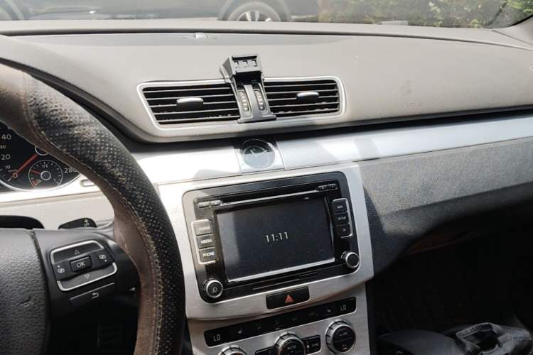 Used Volkswagen FAW-Volkswagen CC 2013 2.0 TSI Ultimate Model Audio And AC Panel