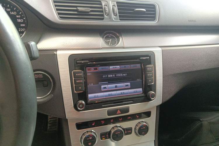 Used Volkswagen FAW-Volkswagen CC 2013 3.0 FSI V6 Audio And AC Panel
