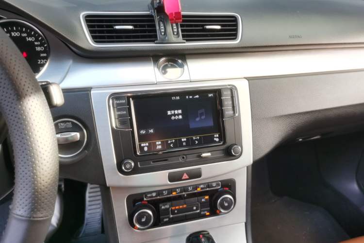 Used Volkswagen FAW-Volkswagen CC 2013 2.0 TSI Luxury Model Audio And AC Panel