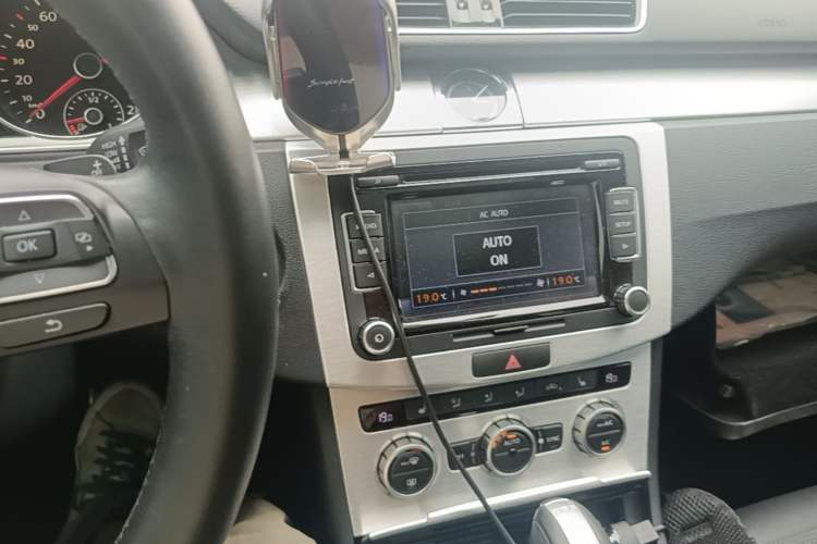Used Volkswagen FAW-Volkswagen CC 2013 1.8TSI Prestige Model Audio And AC Panel