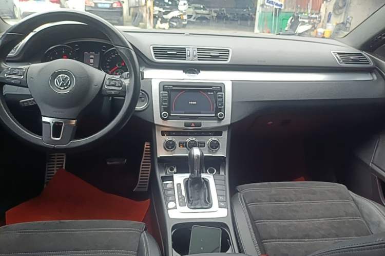 Used Volkswagen FAW-Volkswagen CC 2013 2.0 TSI Luxury Model Audio And AC Panel