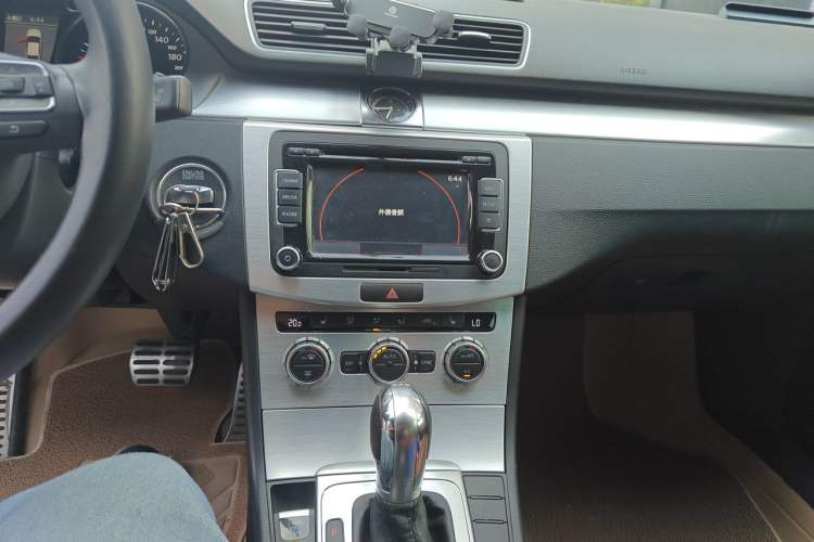 Used Volkswagen FAW-Volkswagen CC 2013 1.8TSI Luxury Model Audio And AC Panel