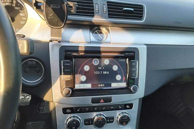 Used Volkswagen FAW-Volkswagen CC 2013 1.8TSI Luxury Model Audio And AC Panel