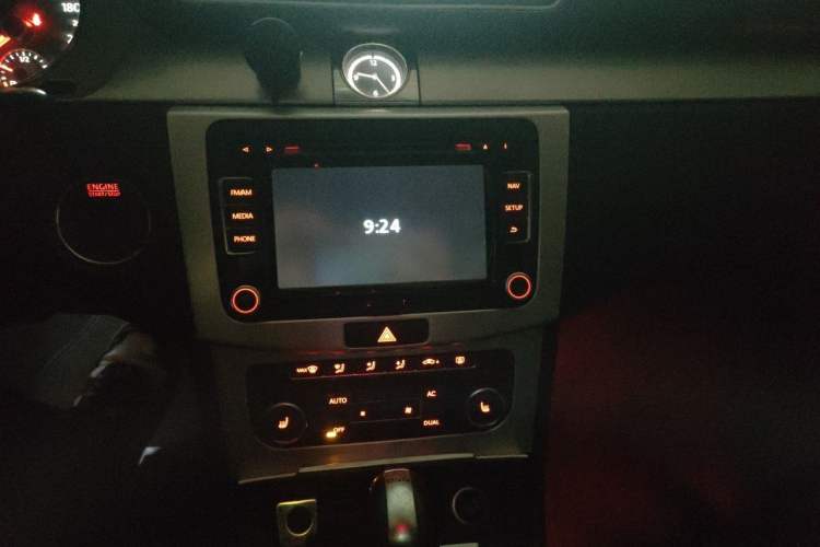 Used Volkswagen FAW-Volkswagen CC 2013 1.8TSI Luxury Model Audio And AC Panel