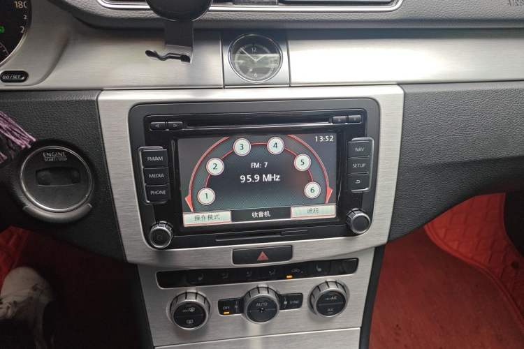 Used Volkswagen FAW-Volkswagen CC 2013 2.0 TSI Luxury Model Audio And AC Panel