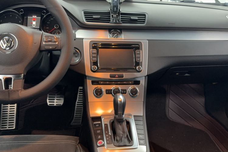 Used Volkswagen FAW-Volkswagen CC 2013 2.0 TSI Luxury Model Audio And AC Panel