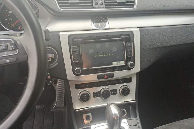 Used Volkswagen FAW-Volkswagen CC 2013 1.8TSI Luxury Model Audio And AC Panel