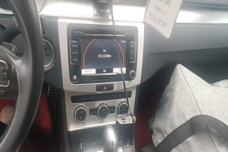 Used Volkswagen FAW-Volkswagen CC 2013 1.8TSI Luxury Model Audio And AC Panel