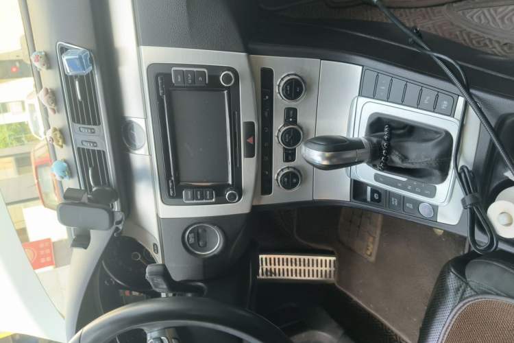 Used Volkswagen FAW-Volkswagen CC 2013 2.0 TSI Ultimate Model Audio And AC Panel