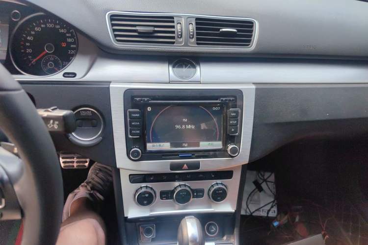 Used Volkswagen FAW-Volkswagen CC 2013 2.0 TSI Luxury Model Audio And AC Panel