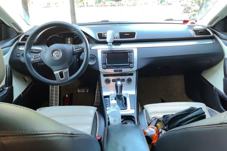 Used Volkswagen FAW-Volkswagen CC 2013 3.0 FSI V6 Center Console