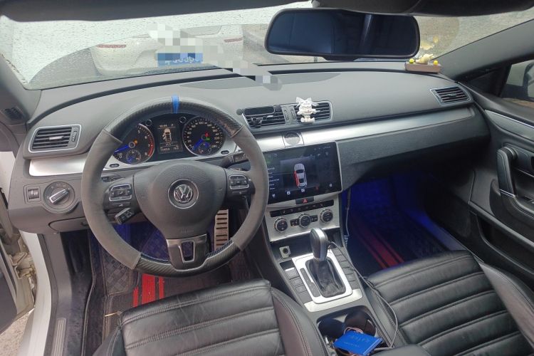 Used Volkswagen FAW-Volkswagen CC 2013 1.8TSI Prestige Model Center Console