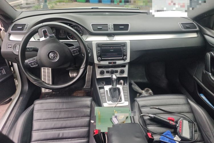 Used Volkswagen FAW-Volkswagen CC 2013 1.8TSI Prestige Model Center Console