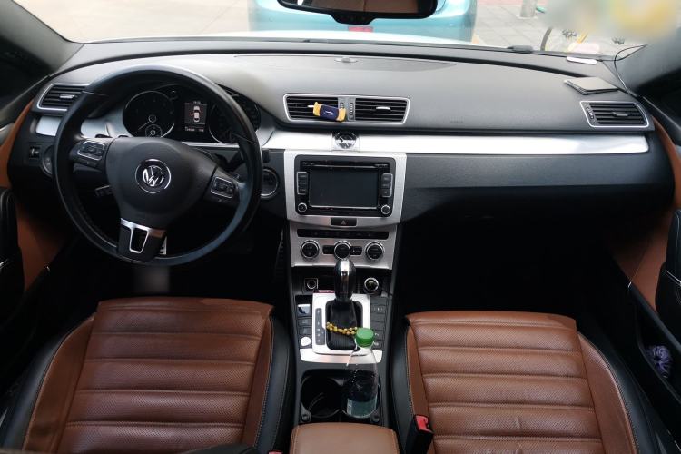 Used Volkswagen FAW-Volkswagen CC 2013 2.0 TSI Ultimate Model Center Console