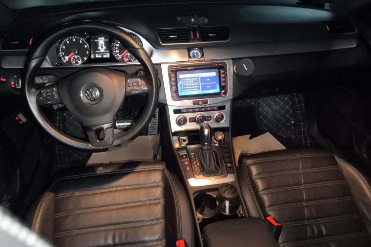 Used Volkswagen FAW-Volkswagen CC 2013 1.8TSI Prestige Model Center Console