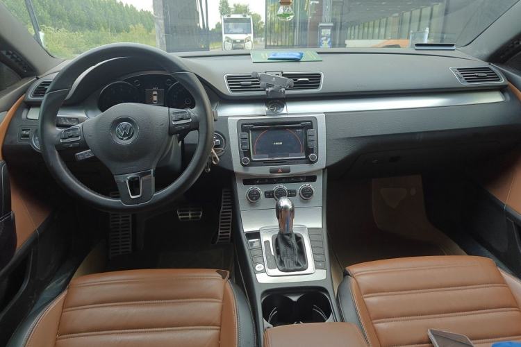 Used Volkswagen FAW-Volkswagen CC 2013 1.8TSI Luxury Model Center Console
