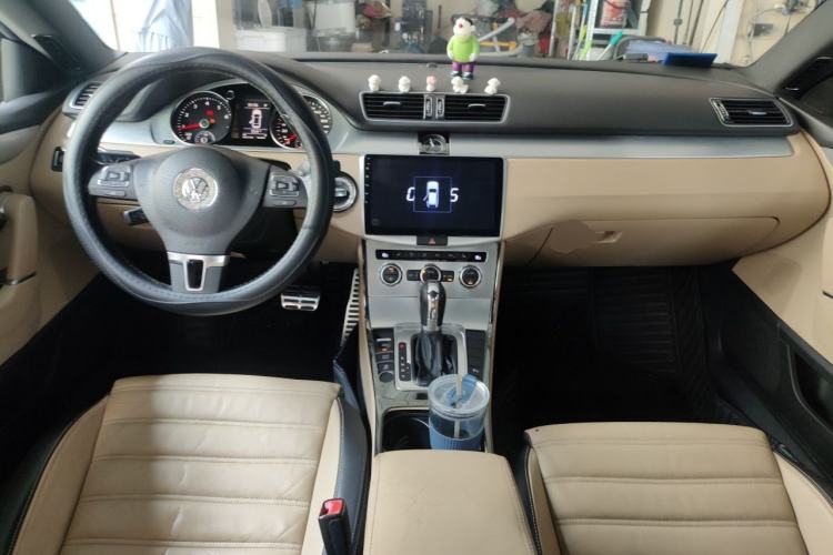 Used Volkswagen FAW-Volkswagen CC 2013 1.8TSI Prestige Model Center Console