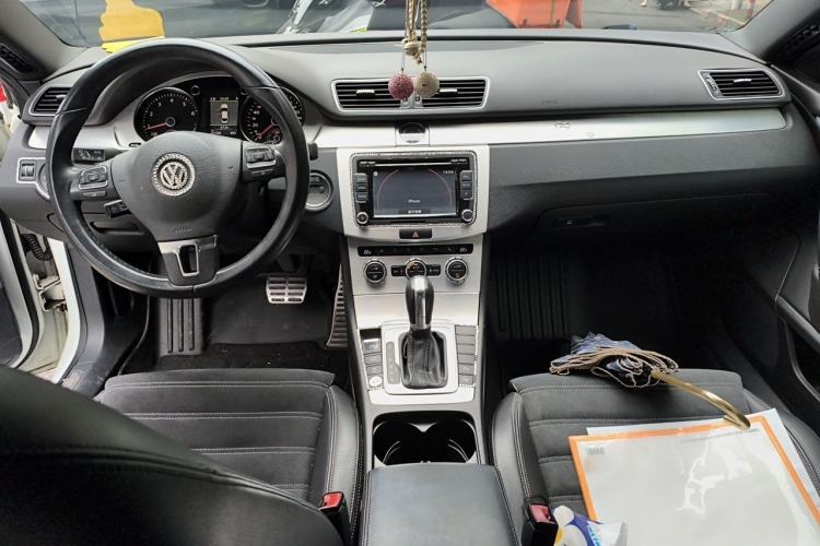 Used Volkswagen FAW-Volkswagen CC 2013 1.8TSI Luxury Model Center Console
