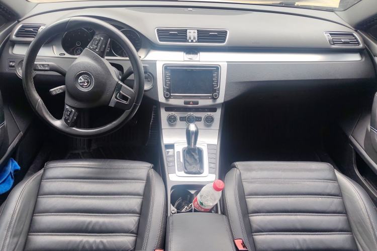 Used Volkswagen FAW-Volkswagen CC 2013 1.8TSI Prestige Model Center Console