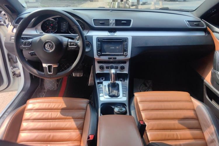 Used Volkswagen FAW-Volkswagen CC 2013 2.0 TSI Luxury Model Center Console
