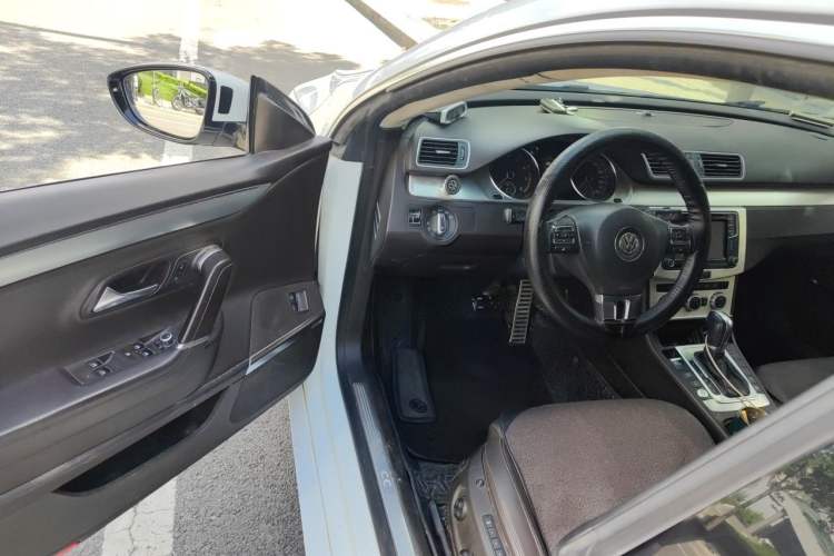 Used Volkswagen FAW-Volkswagen CC 2013 2.0 TSI Ultimate Model Driver Seat