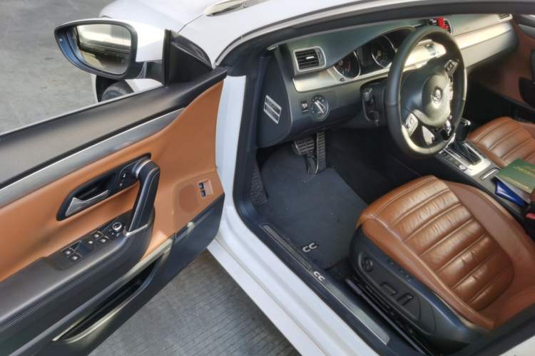 Used Volkswagen FAW-Volkswagen CC 2013 2.0 TSI Luxury Model Driver Seat