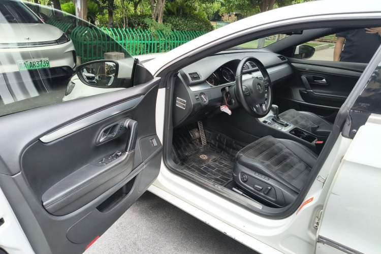 Used Volkswagen FAW-Volkswagen CC 2013 2.0 TSI Luxury Model Driver Seat