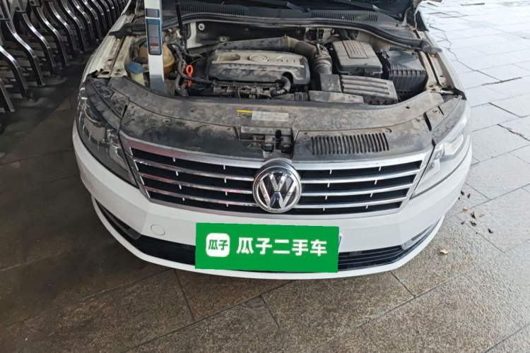 Used Volkswagen FAW-Volkswagen CC 2013 1.8TSI Luxury Model Engine Bay