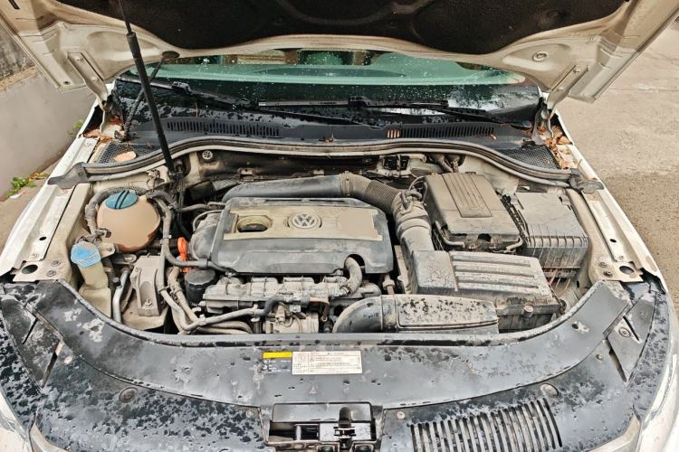 Used Volkswagen FAW-Volkswagen CC 2013 2.0 TSI Luxury Model Engine Bay