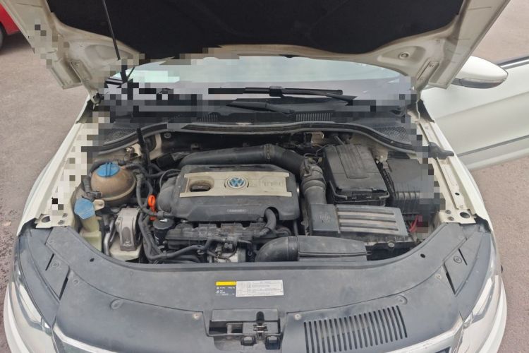 Used Volkswagen FAW-Volkswagen CC 2013 1.8TSI Prestige Model Engine Bay