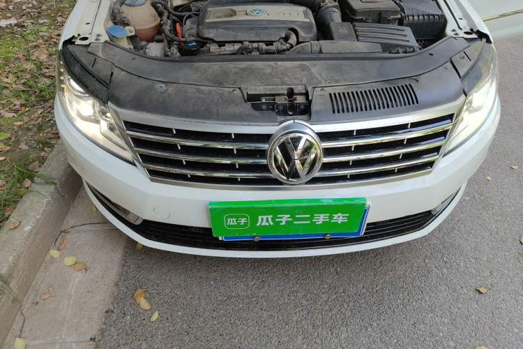 Used Volkswagen FAW-Volkswagen CC 2013 2.0 TSI Luxury Model Engine Bay