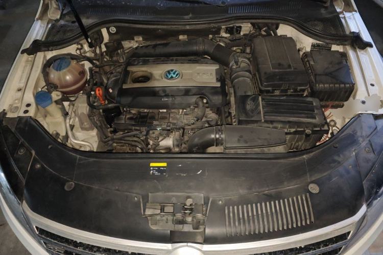 Used Volkswagen FAW-Volkswagen CC 2013 2.0 TSI Ultimate Model Engine Bay