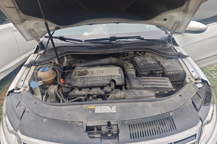 Used Volkswagen FAW-Volkswagen CC 2013 1.8TSI Luxury Model Engine Bay