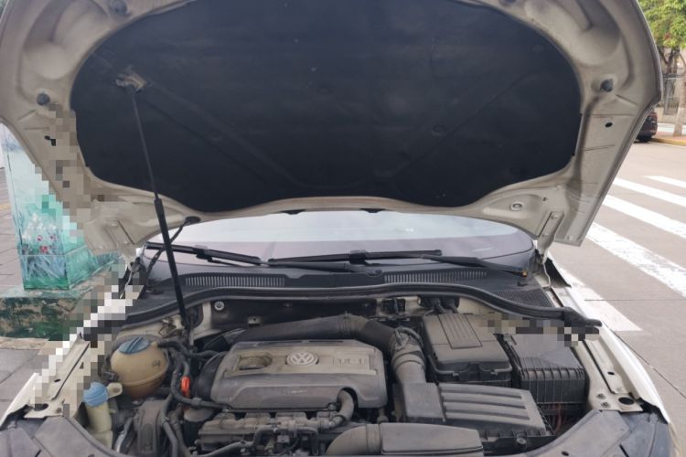Used Volkswagen FAW-Volkswagen CC 2013 2.0 TSI Ultimate Model Engine Bay