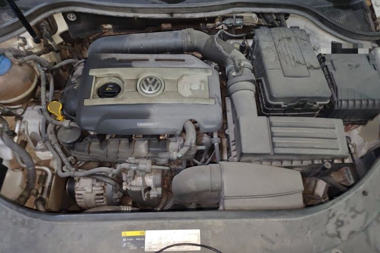 Used Volkswagen FAW-Volkswagen CC 2013 1.8TSI Luxury Model Engine Bay