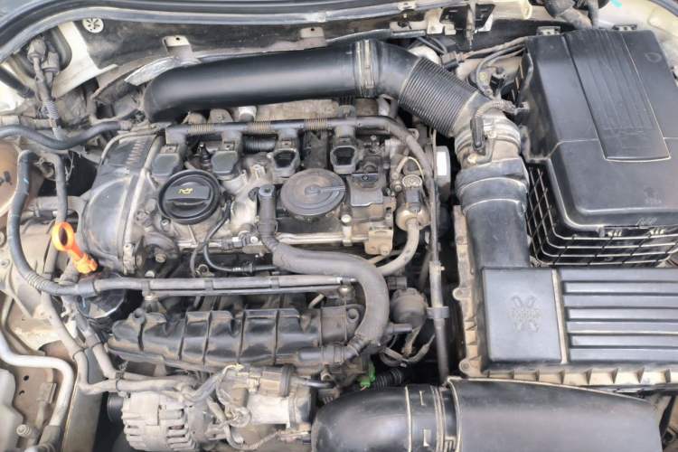 Used Volkswagen FAW-Volkswagen CC 2013 1.8TSI Luxury Model Engine Bay