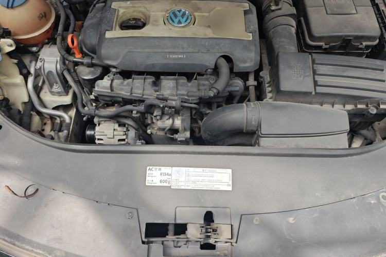 Used Volkswagen FAW-Volkswagen CC 2013 1.8TSI Luxury Model Engine Bay