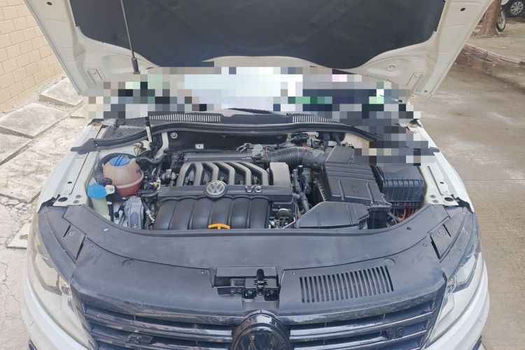 Used Volkswagen FAW-Volkswagen CC 2013 3.0 FSI V6 Engine Bay