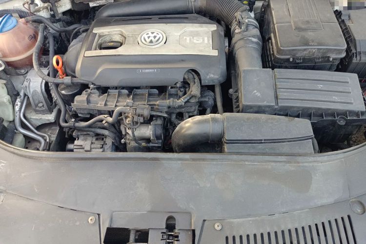 Used Volkswagen FAW-Volkswagen CC 2013 1.8TSI Luxury Model Engine Bay